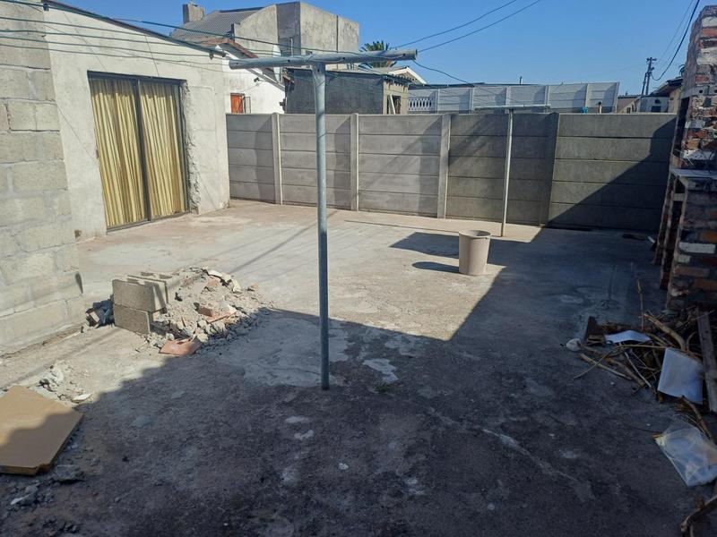 2 Bedroom Property for Sale in Ravensmead Western Cape